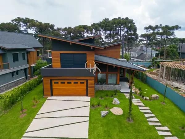 Casa de Condomínio em Gramado - Centro