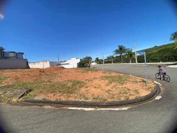 Lote/Terreno em Pouso Alegre - Las Palmas
