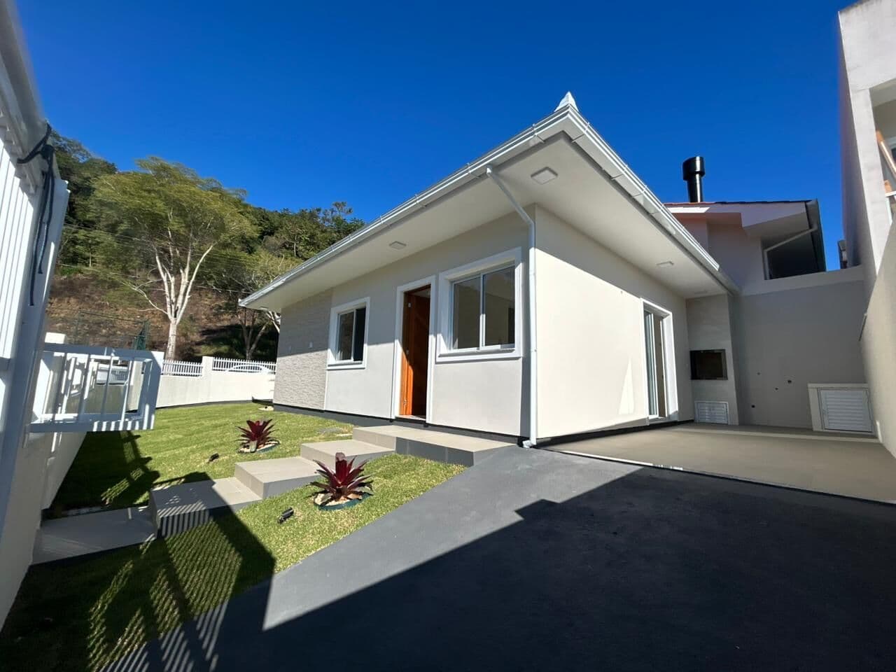CASA COM 03 DORMITÓRIOS PARA VENDA EM PALHOÇA/SC