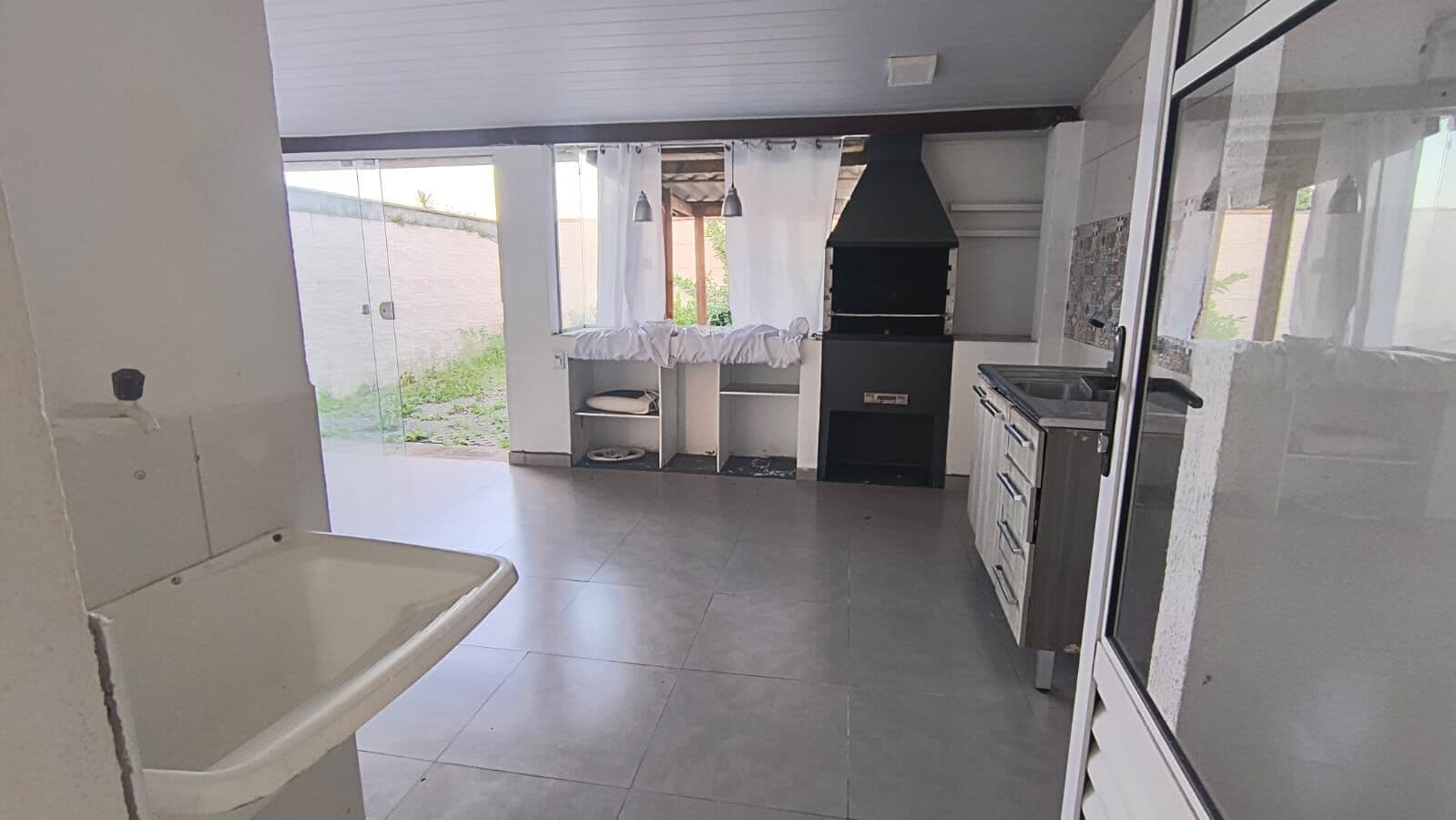 Casa para ALUGAR em Condomínio fechado, varanda gourmet- Palhoça/SC