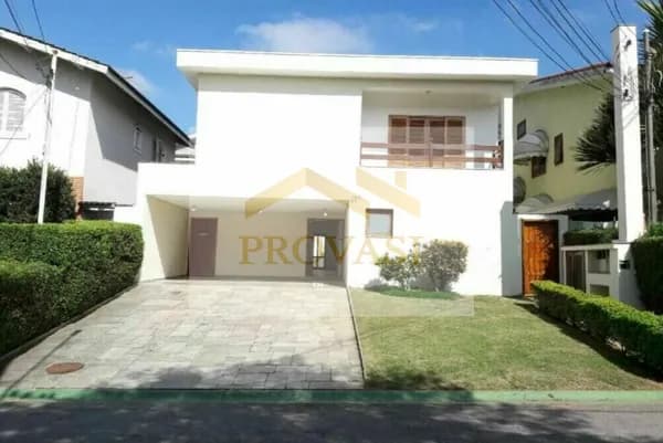 Casa em Santana de Parnaíba - Alphaville