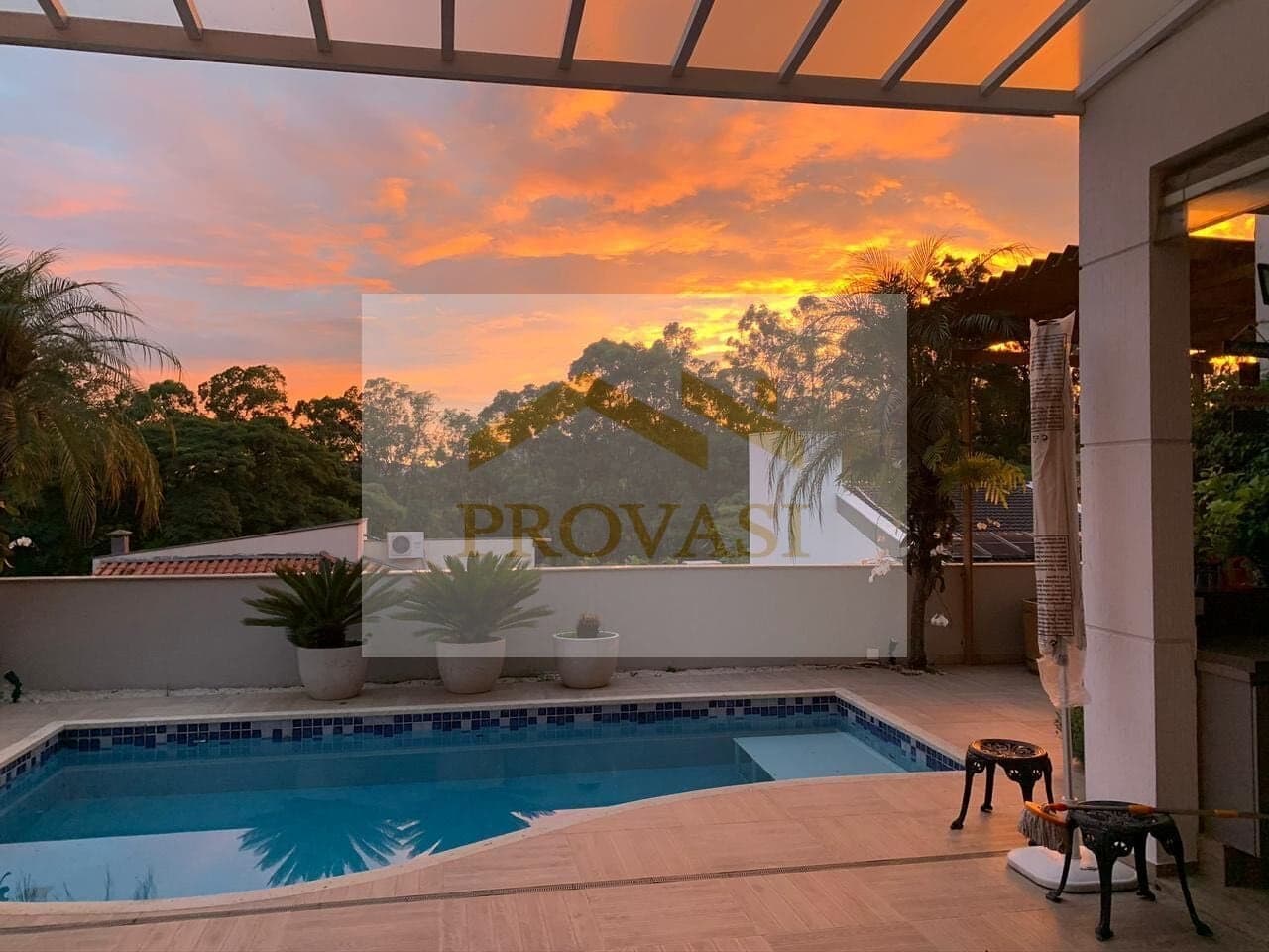 Casa Mobiliada no Residencial 5 - Venda e Locação - 422m²