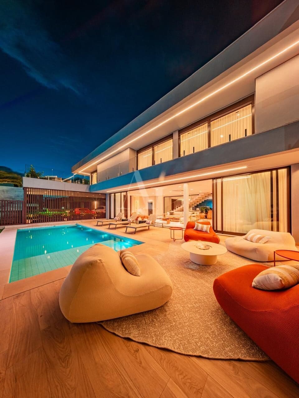 Casa Alto padrão com 4 suítes e uma localização espetacular mobiliada e decorada - Villa Solaia
