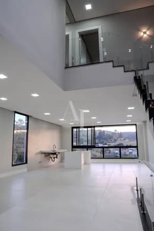 Casa nova em Condomínio com 4 suítes