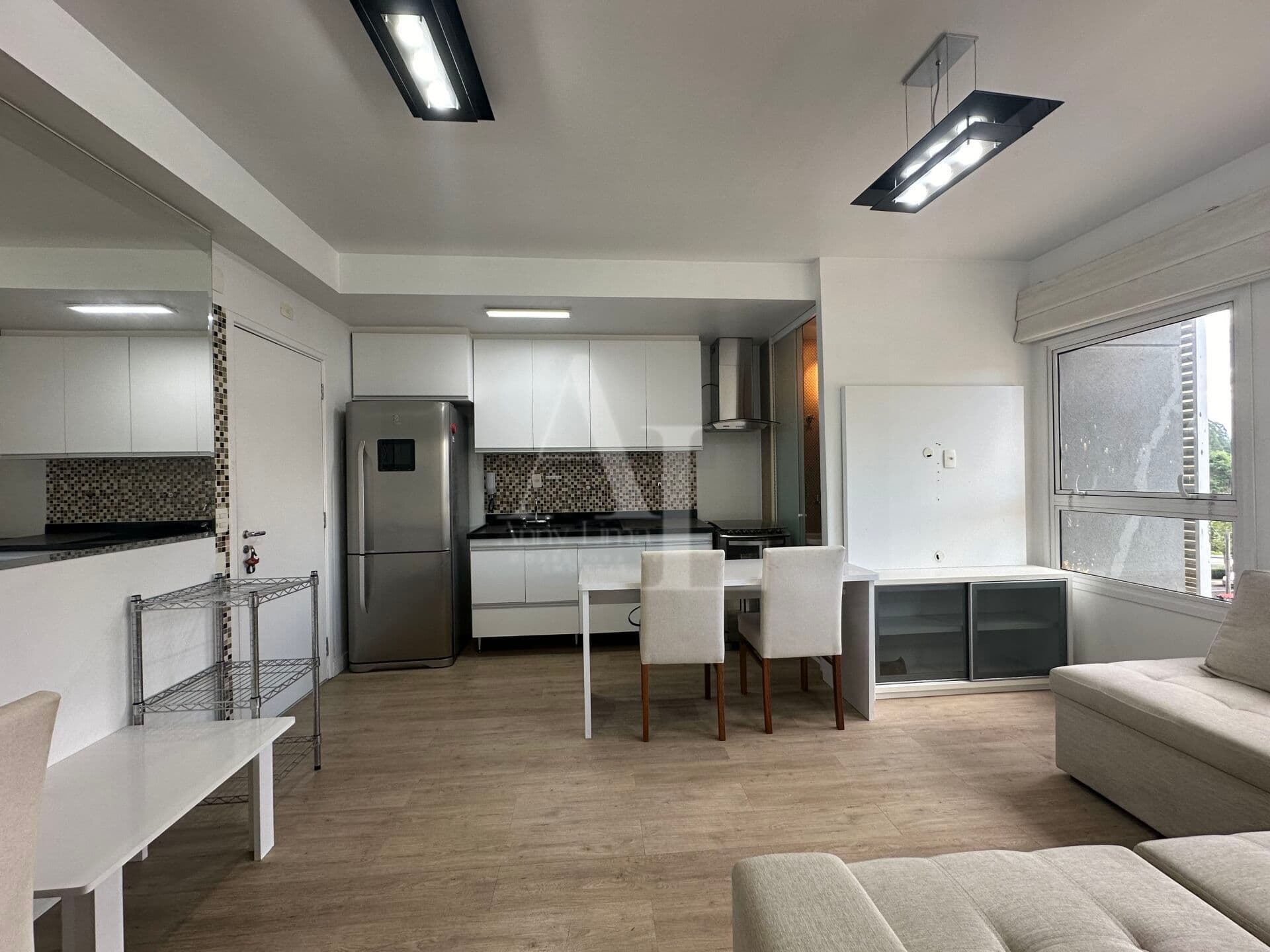 Apartamento mobiliado em Alphaville - Igloo 18 do Forte