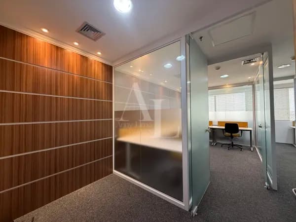 Sala comercial mobiliada à venda em Alphaville com 42m2