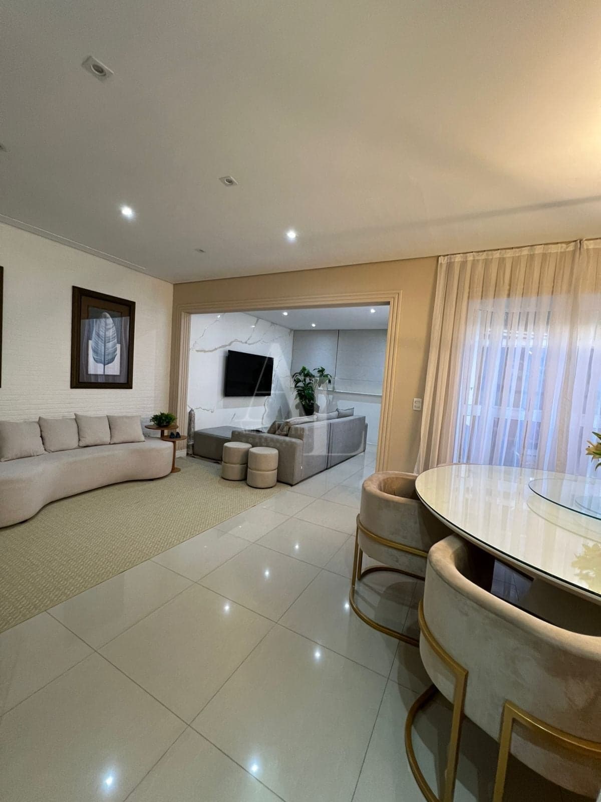 Venda - Linda Casa no Tamboré 4 — Alto padrão, conforto e estrutura completa!