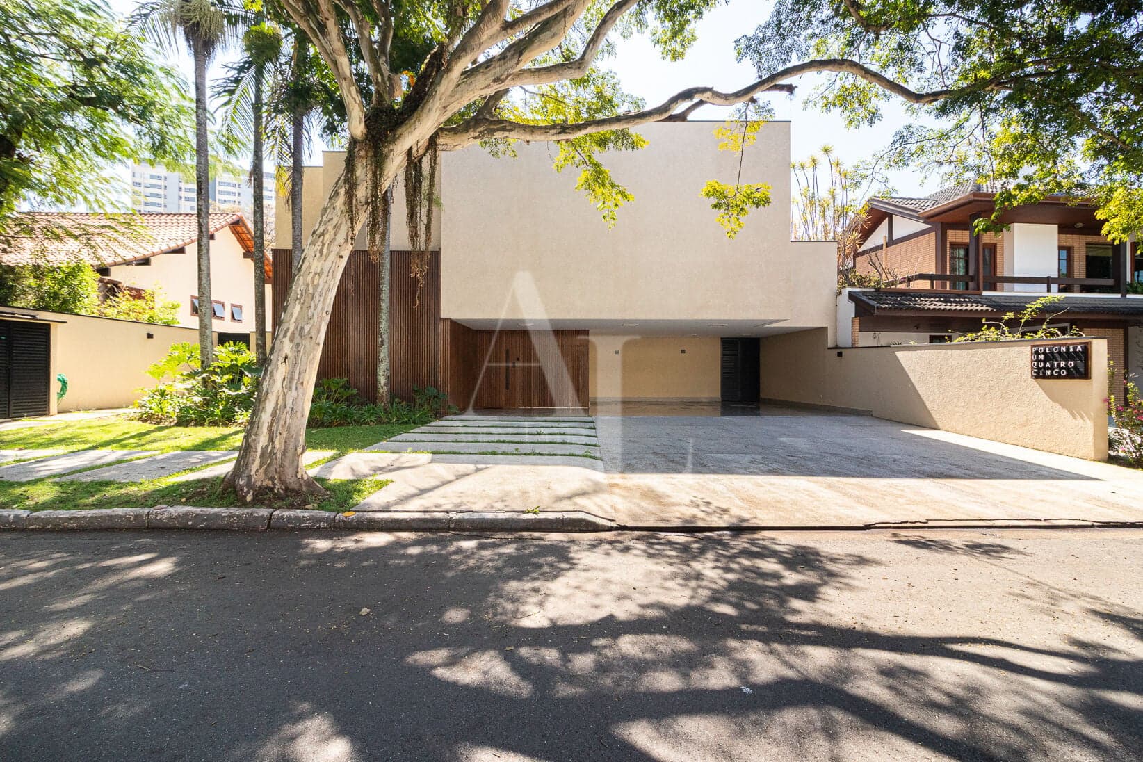 Casa nova em Alphaville com 4 suítes mobiliada - Residencial Alphaville 1
