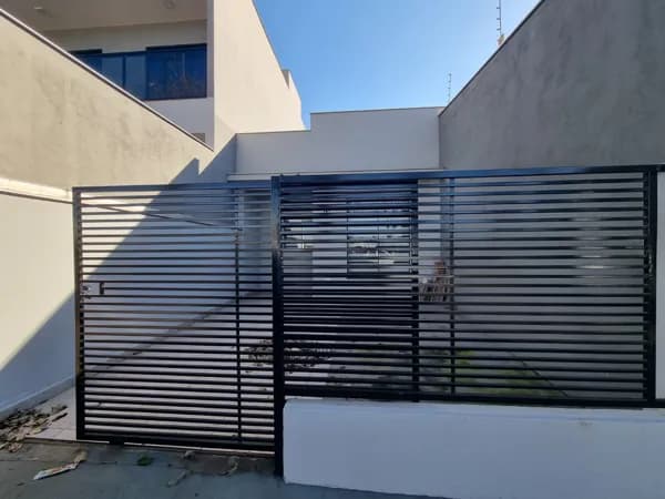 Casa geminada bem localizado no Jardim Montecatini - zona leste de Londrina