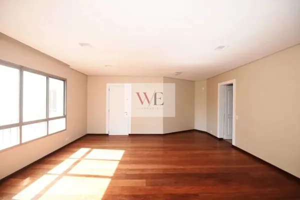 Apartamento no Real Parque
