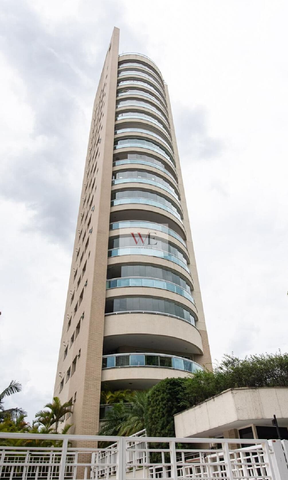 Apartamento 4 suítes - Proximo Colégio Bandeirantes