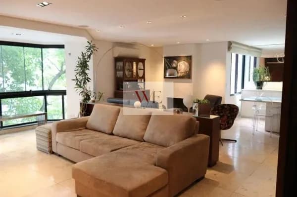 Apartamento 4 Dormitórios em Moema com 172 m2