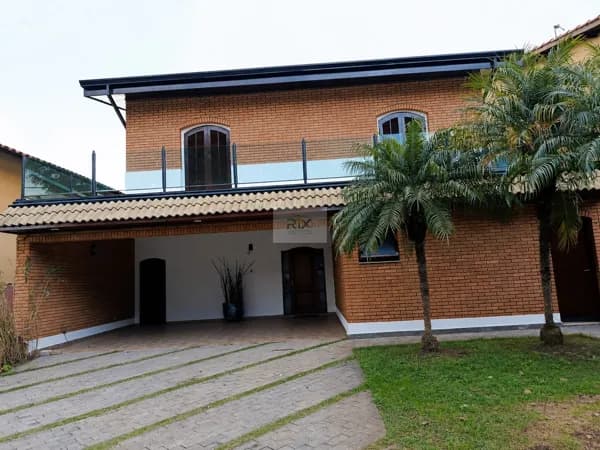 Casa à Venda no Alphaville Residencial 9 com 2 Suítes e 280 m²