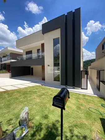 Casa de Alto Padrão à Venda no Condomínio Gênesis II – Alphaville | 438 m² | 4 Suítes | Tecnologia, Sofisticação e Qualidade de Vida