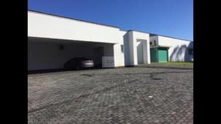 Casa Térrea de Alto Padrão com Quadra de Tênis Indoor | Alphaville/Tamboré