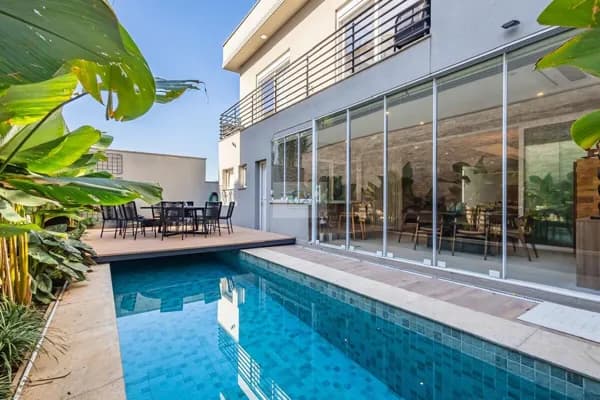 Casa de Alto Padrão à Venda no Tamboré 11 Alphaville | 390m² | 4 Suítes | Piscina | R$ 6,9 Milhões