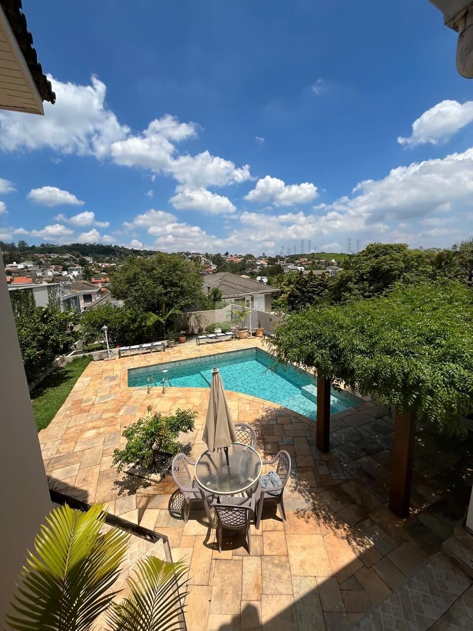 Casa de Alto Padrão à Venda no Alphaville Residencial 11 | 572 m² de Terreno, 4 Suítes e Vista Panorâmica