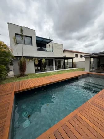 Casa de Alto Padrão à Venda no Alphaville Residencial 2 | 5 Suítes | Piscina | Semi Mobiliada