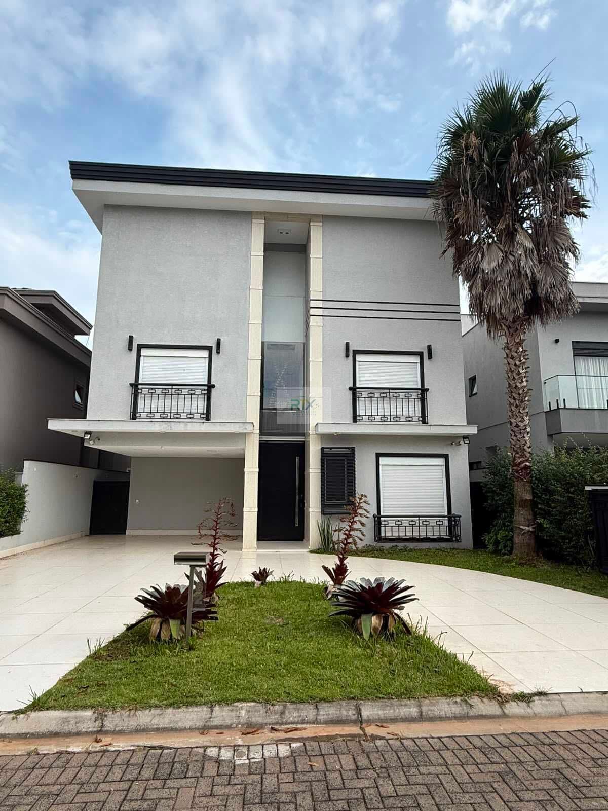Casa de Alto Padrão à Venda no Residencial Tamboré 11