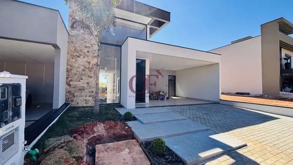 Casa Térrea no Campos de Medeiros com Piscina e Pé-Direito Duplo