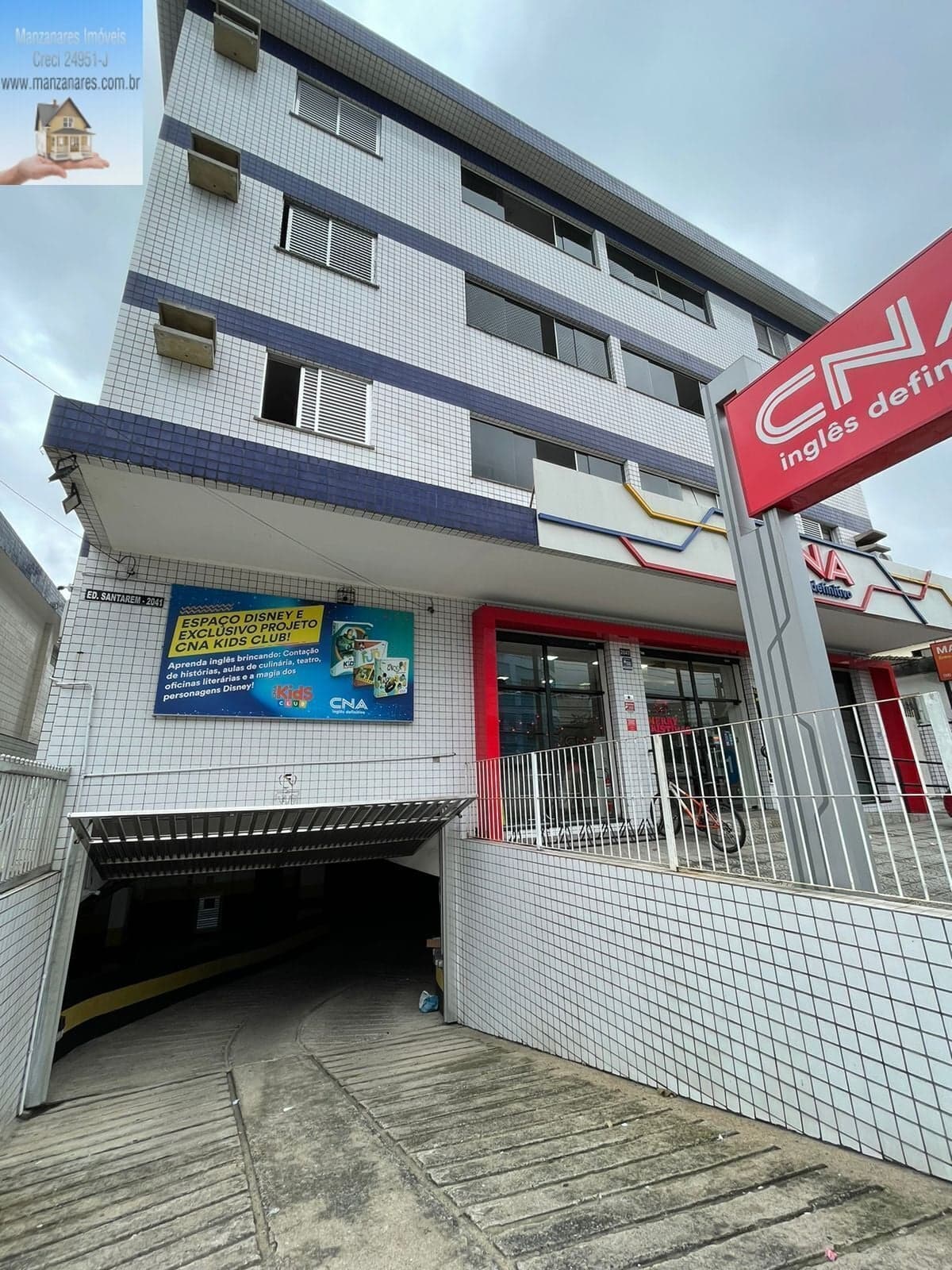 Apartamento 2 quartos, com 2 banheiros.
