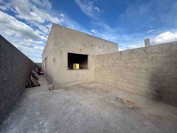 Casa geminada à venda no bairro Morada do Sol