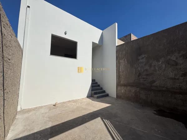 Casa geminada à venda no bairro Morada do Sol