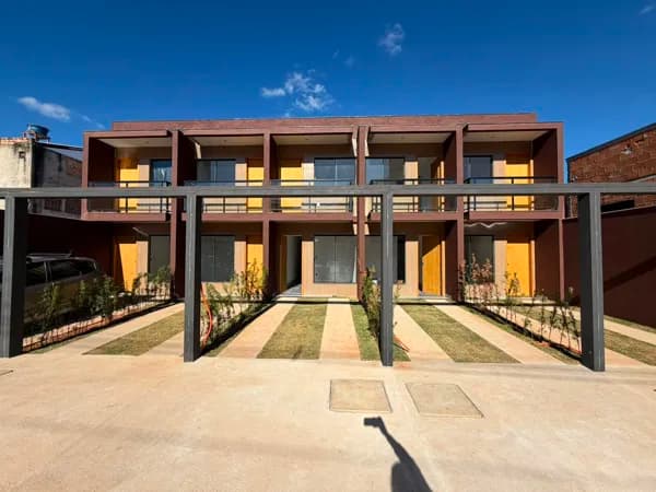 Casa à venda no bairro Parque Xangri-Lá em Contagem/MG
