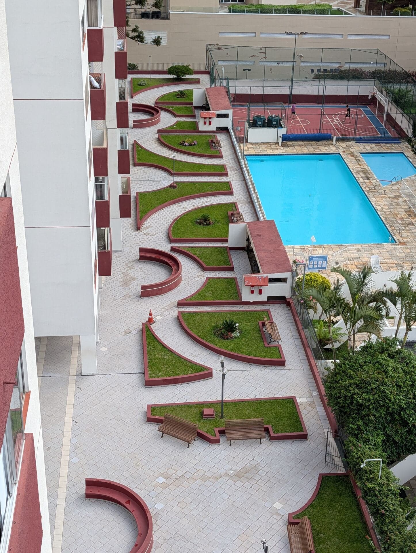 Apartamento à venda 2 quartos no Portão Curitiba, próximo Vila Izabel e Água Verde em condomínio clube