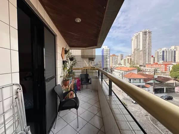 Apartamento semi-mobiliado à venda no bairro Aviação em Praia Grande, SP. 2 dormitórios, 1 suíte!