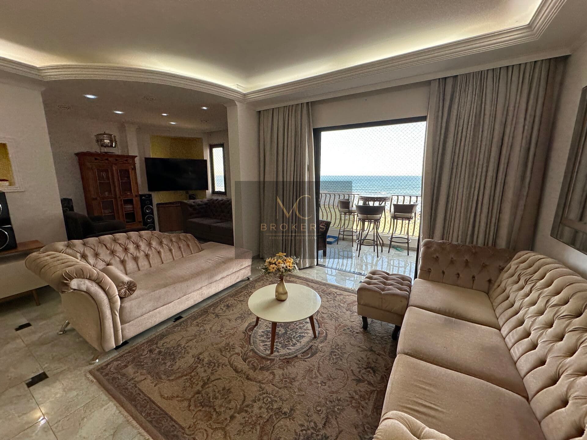 Apartamento frente mar 3 suítes e 1 vaga de garagem