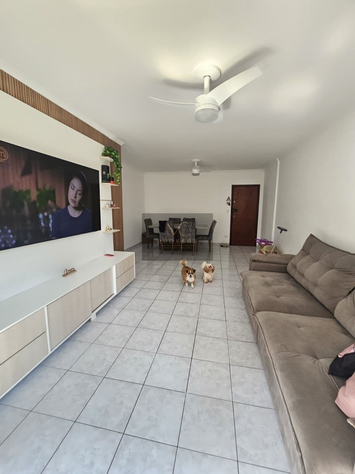 Apartamento à venda no bairro Aviação em Praia Grande, SP. 2 dormitórios sendo 1 suíte