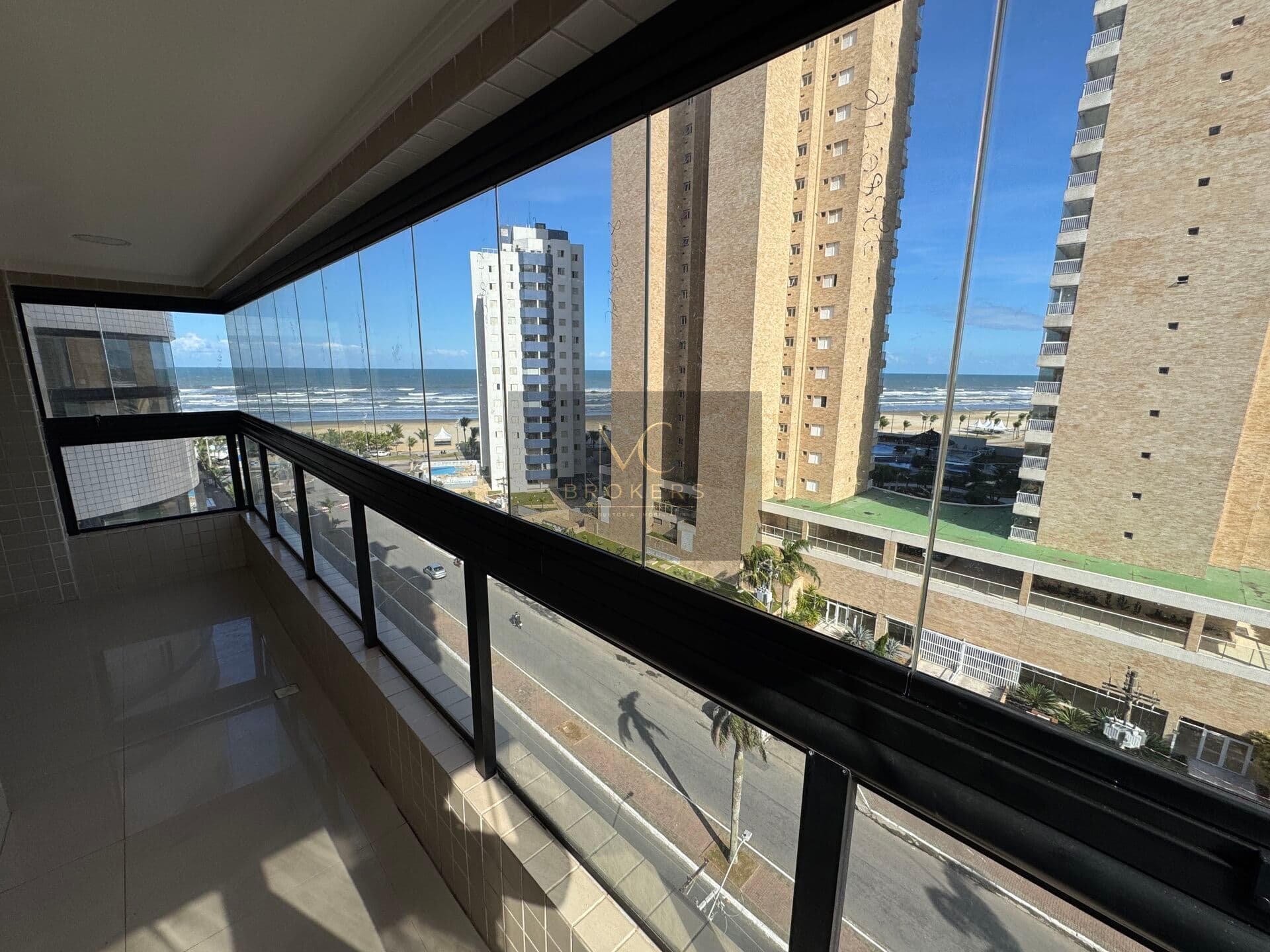 Apartamento vista mar, 2 dormitorios 1 suite, 1 vaga, mirim