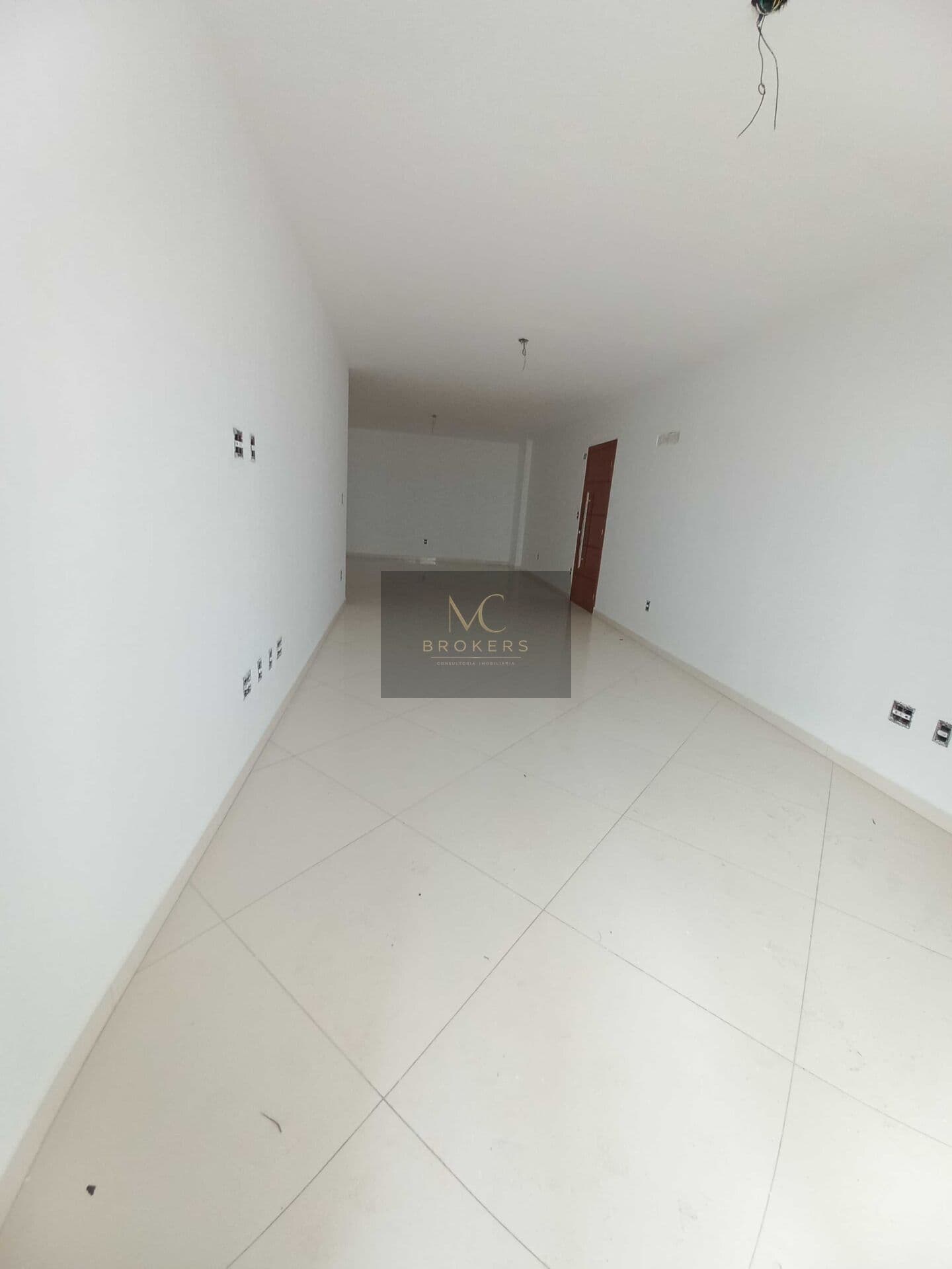 Apartamento à venda no bairro Canto do Forte em Praia Grande, SP. 3 dormitórios sendo 2 suíte.