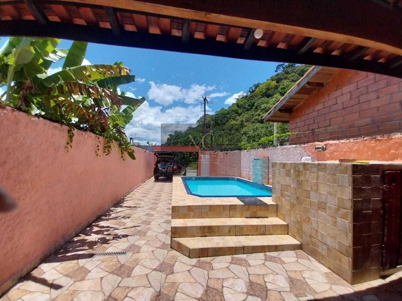 Apartamento à venda no bairro Balneário Itaoca em Mongaguá, SP. 2 dormitórios sendo 1 suíte.