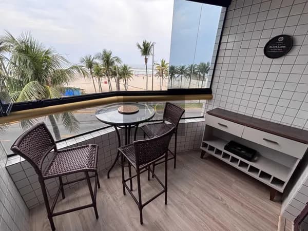 Apartamento Padrão com 2 dormitórios sendo 1 suite e 1 vaga de garagem no bairro Mirim