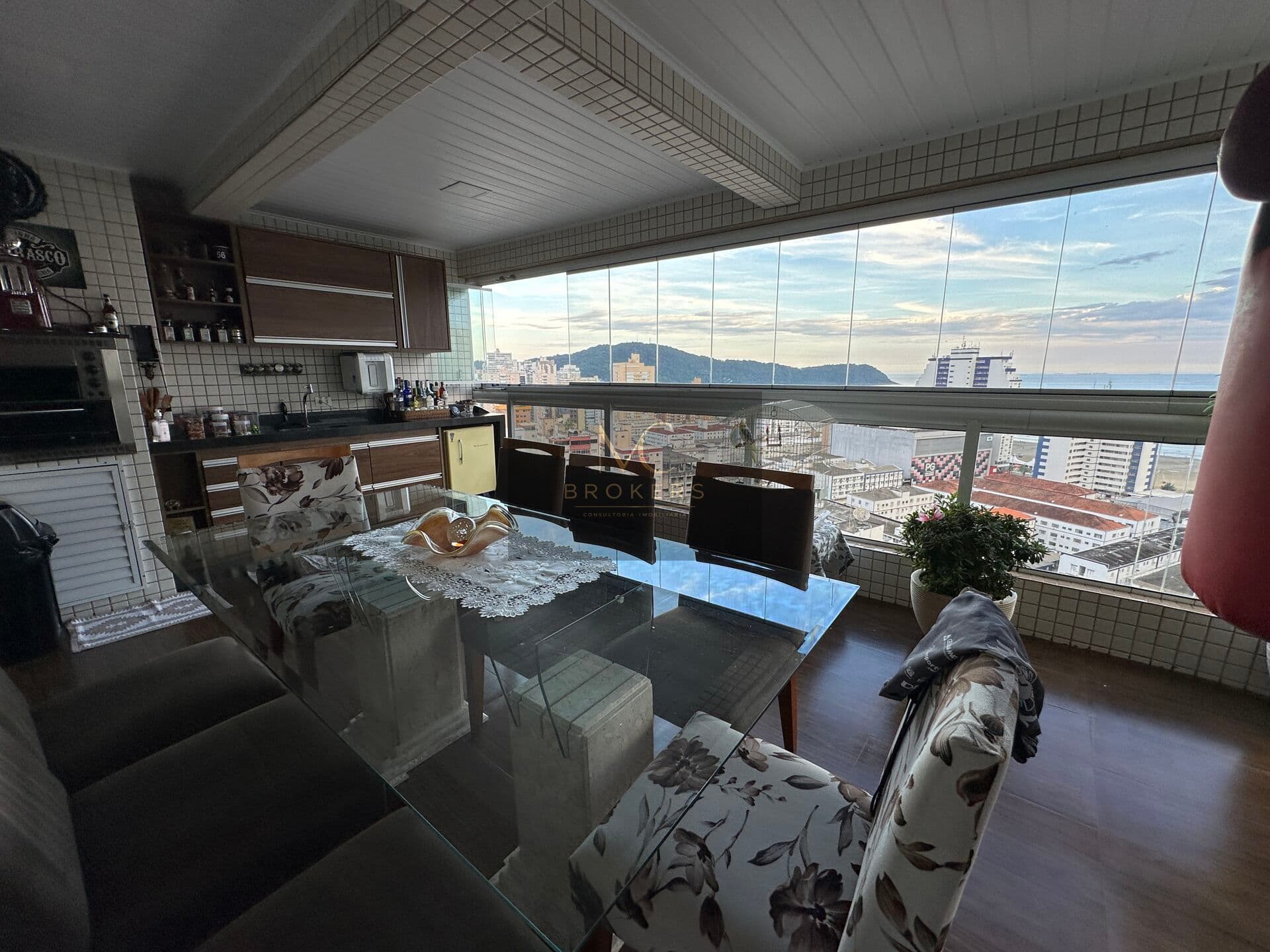 Apartamento Alto Padrão 3 dormitórios 3 suítes e 3 vagas de garagem