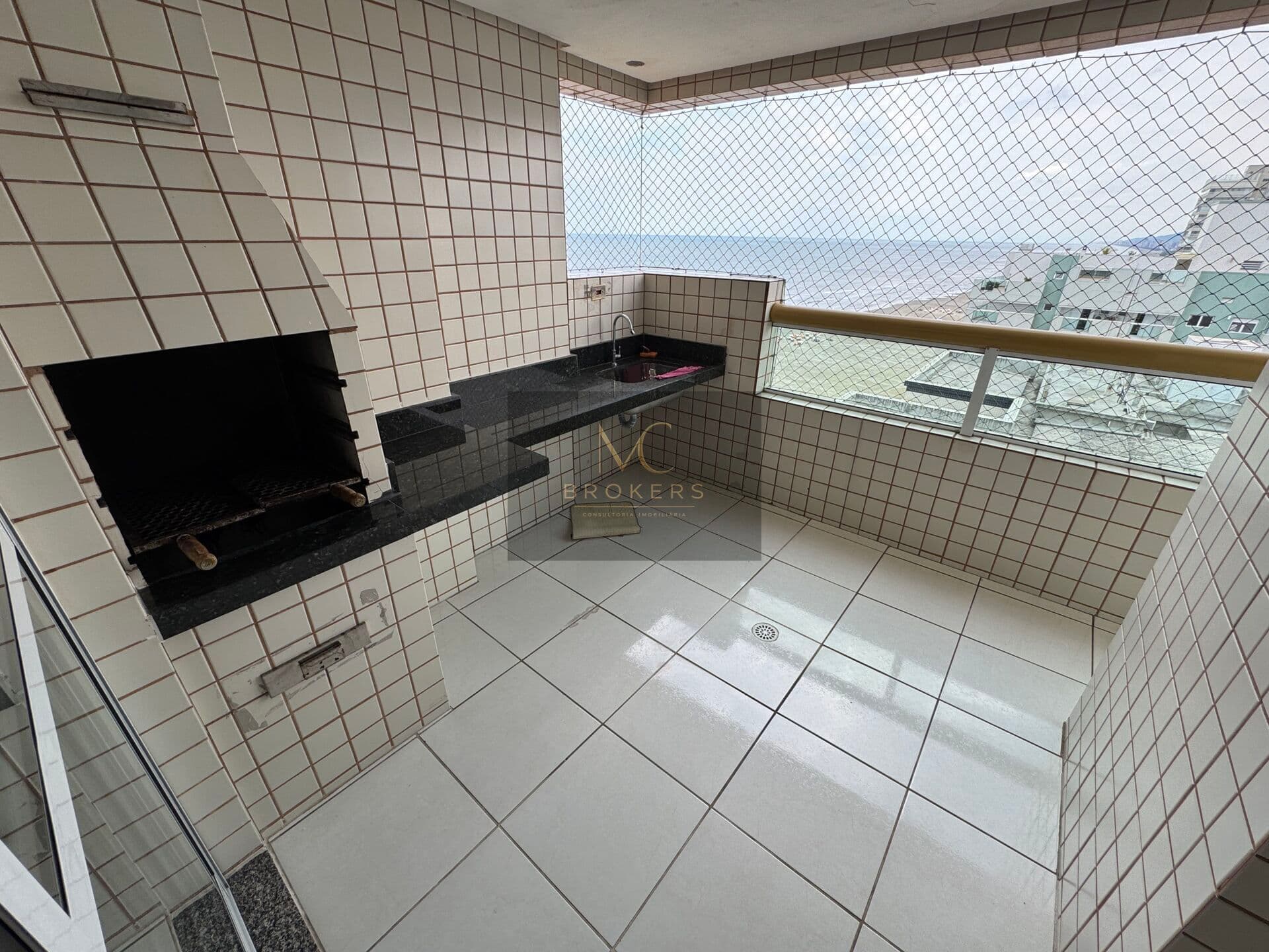 Apartamento 2 dormitórios 1 suite, vista mar, aviação