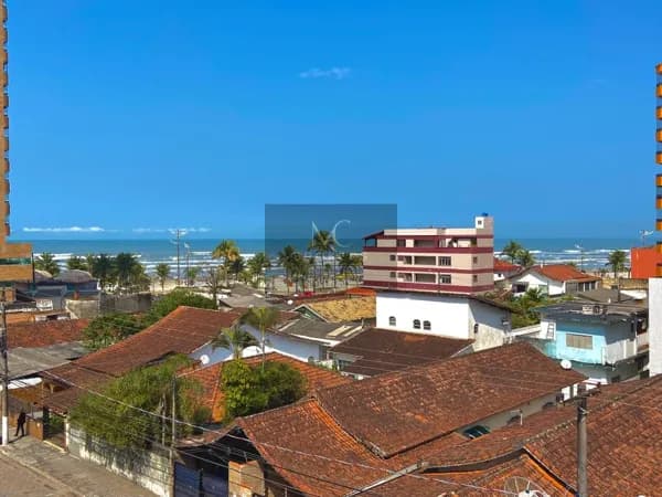 Apartamento mobiliado à venda no bairro Ocian em Praia Grande, SP. Com 1 dormitório, sala com sacada!