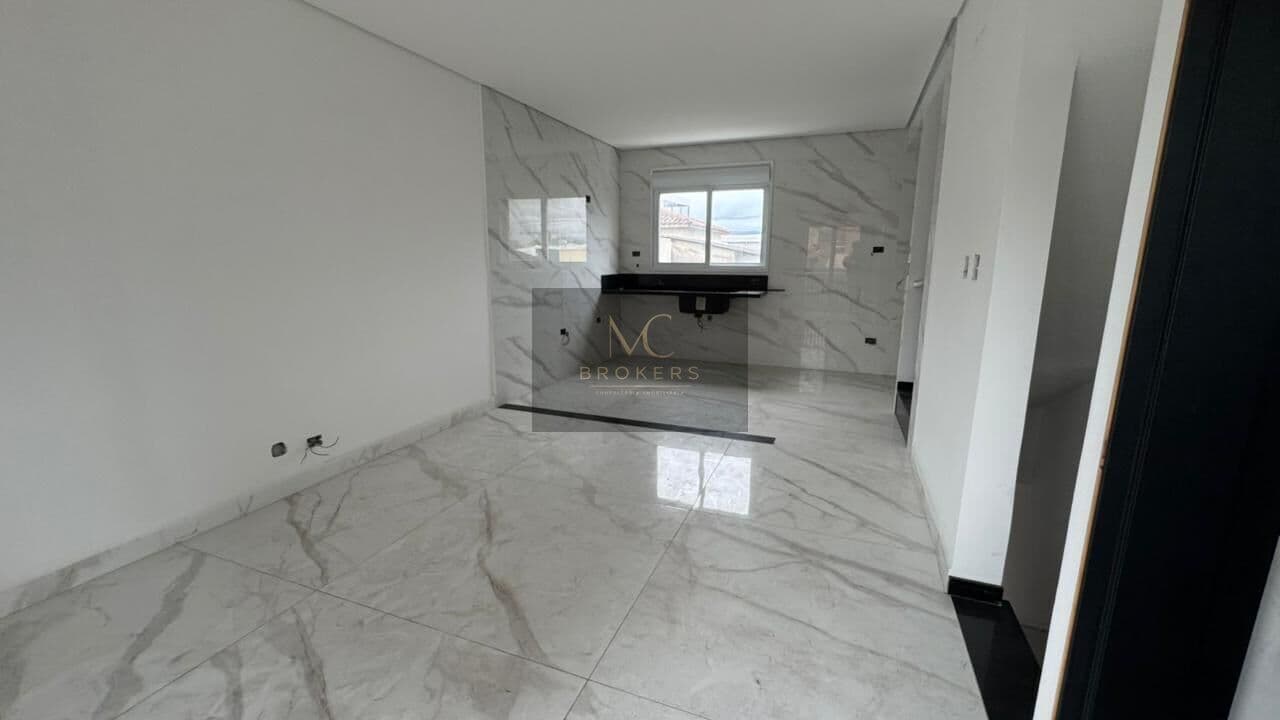 Vende-se casa triplex condomínio - Guilhermina - Praia Grande