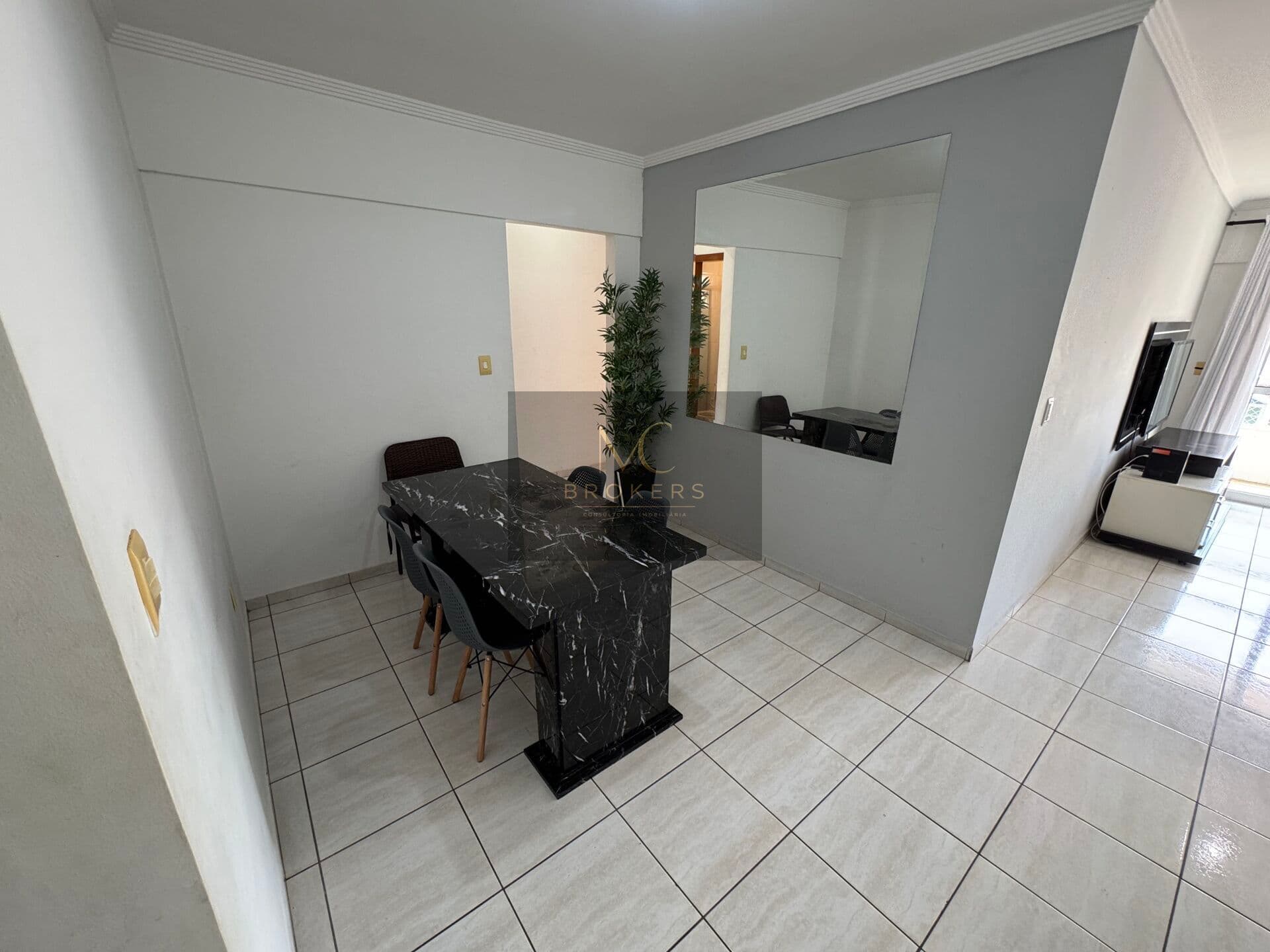 Apartamento 2 dormitórios 1 suite, 1 vaga, tupi