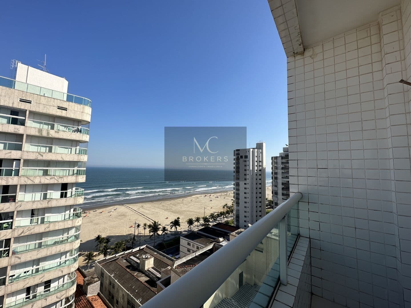 Apartamento Padrão na quadra do mar