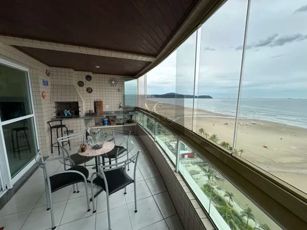Apartamento 3 dormitorios frente mar com duas vagas