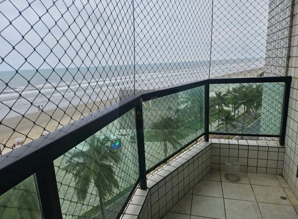Apartamento frente mar 2 dormitórios 1 suíte e 1 vaga de garagem
