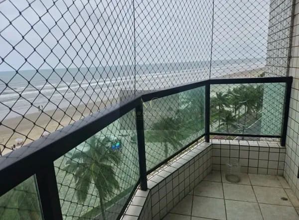 Apartamento frente mar 2 dormitórios 1 suíte e 1 vaga de garagem