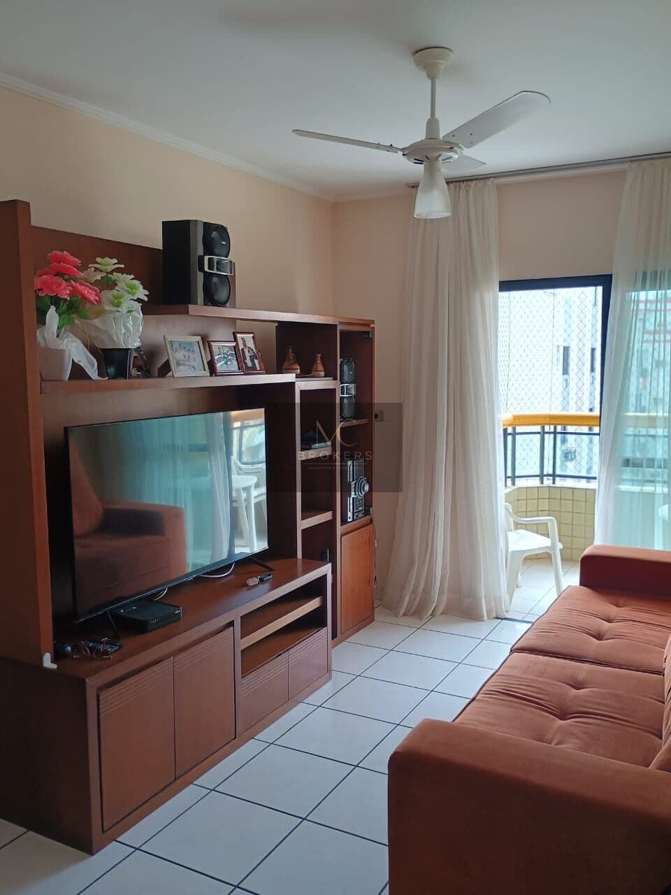 Apartamento Padrão com 2 dormitórios sendo uma suíte no bairro Guilhermina