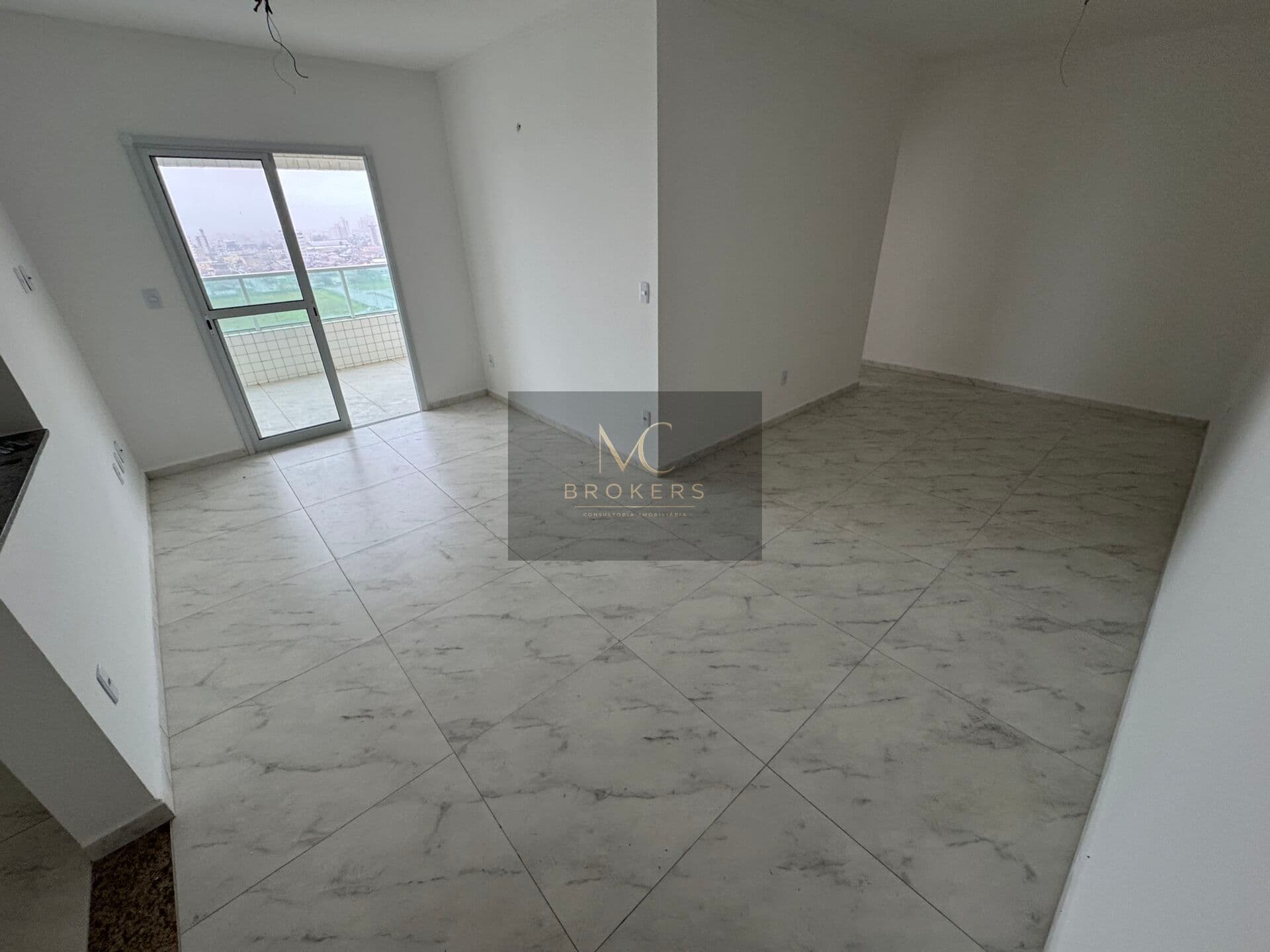 Apartamento 2 dormitorios sendo 1 suite, 1 vaga, mirim