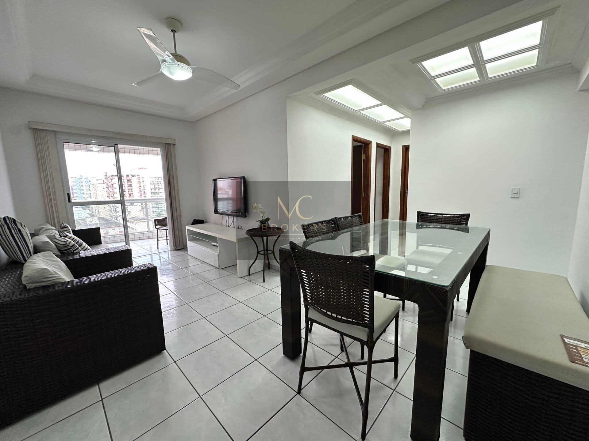 Apartamento Padrão 3 Dormitórios sendo 1 suíte com 2 vagas de garagem