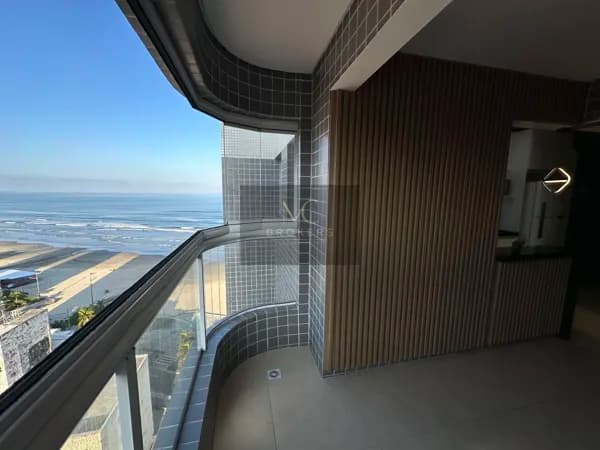 Apartamento no bairro Maracanã em Praia Grande, SP. 2 dormitórios com 1 suíte.