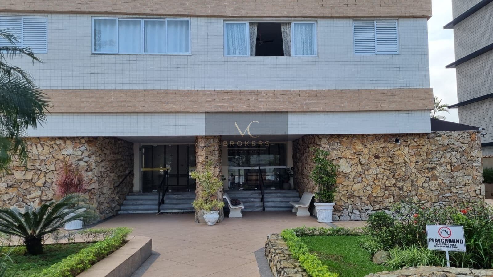 Apartamento Padrão 2 Dormitórios Frente Mar no Bairro Gonzaguinha São Vicente